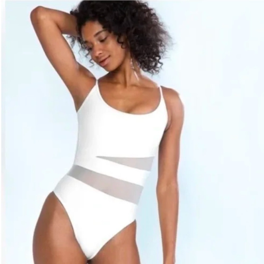 NWT Summersalt Causeway One Piece in White Size 6